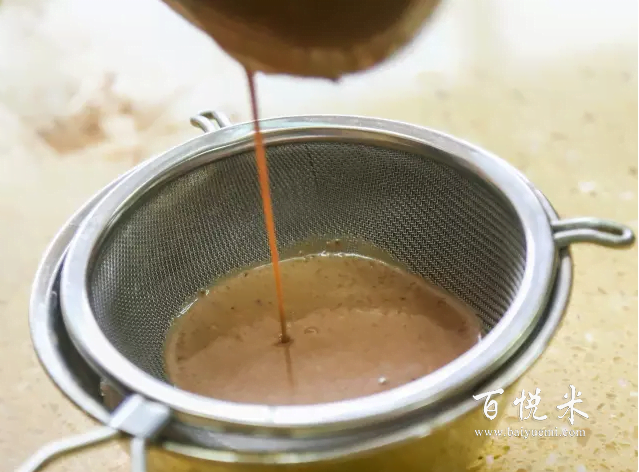 不需要烤箱就可以制作的巧克力千層蛋糕,大人小孩都愛吃